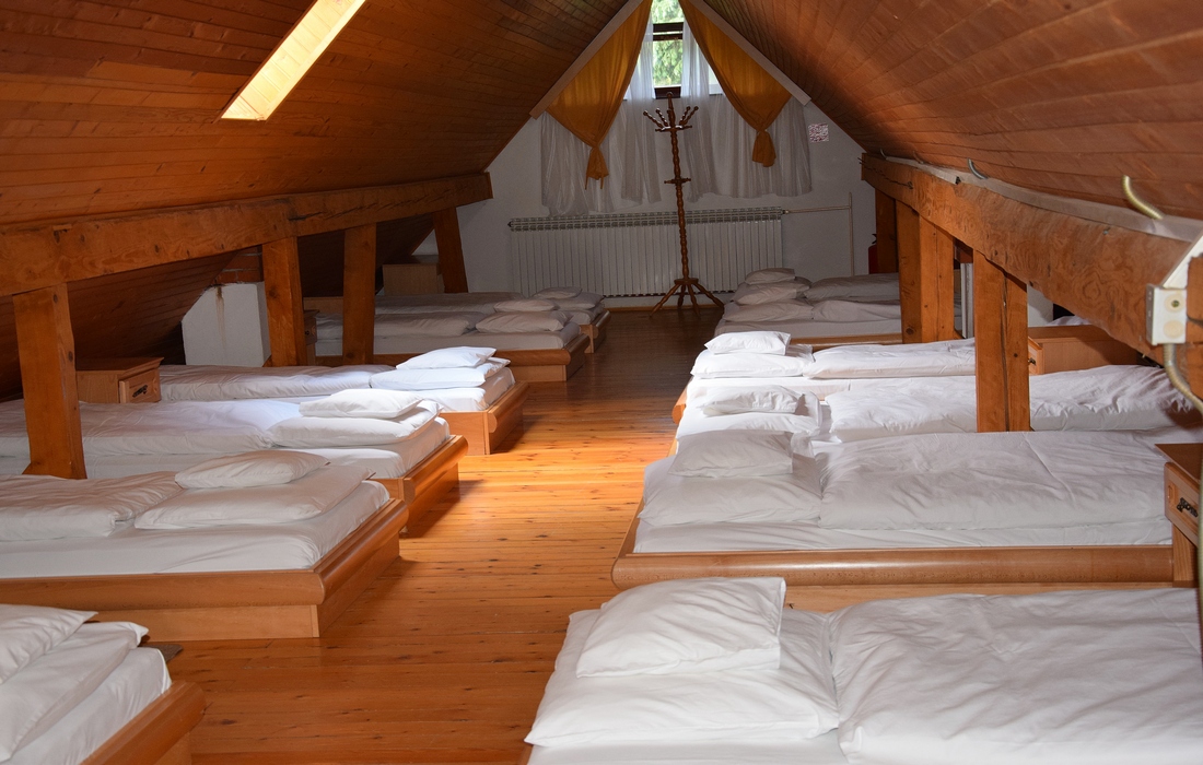 Shared room in mountain lodge Jankovac 